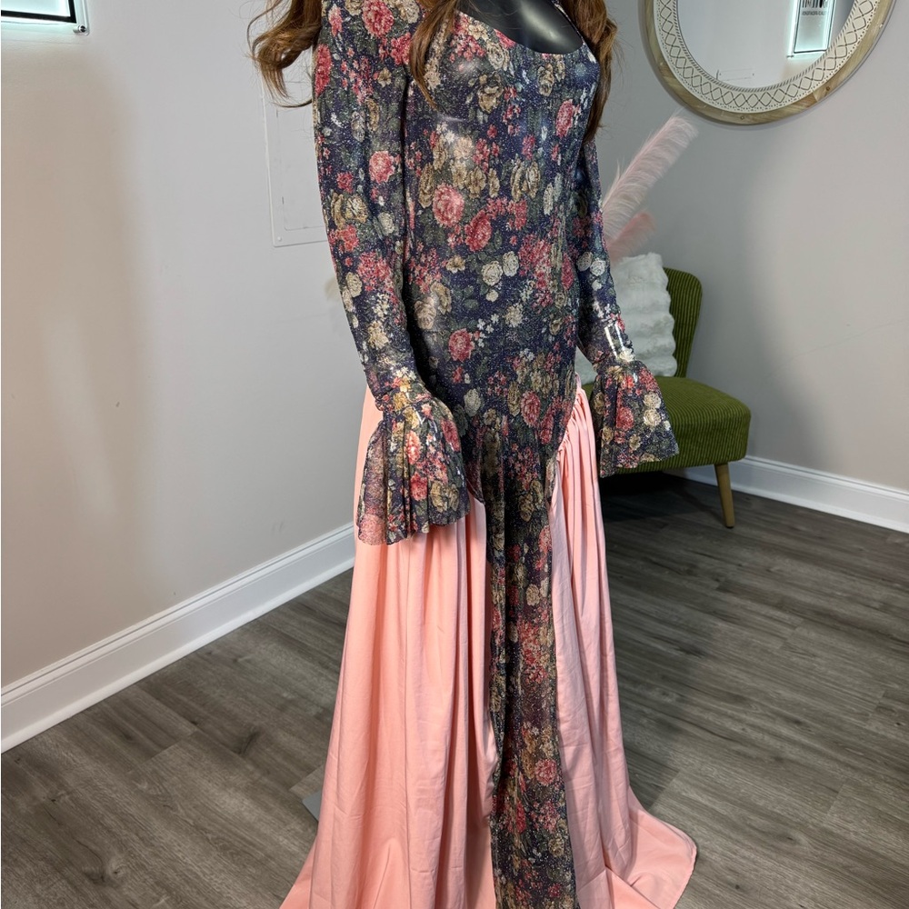 Chic Floral Long Sleeve Dress with Blush Skirt
